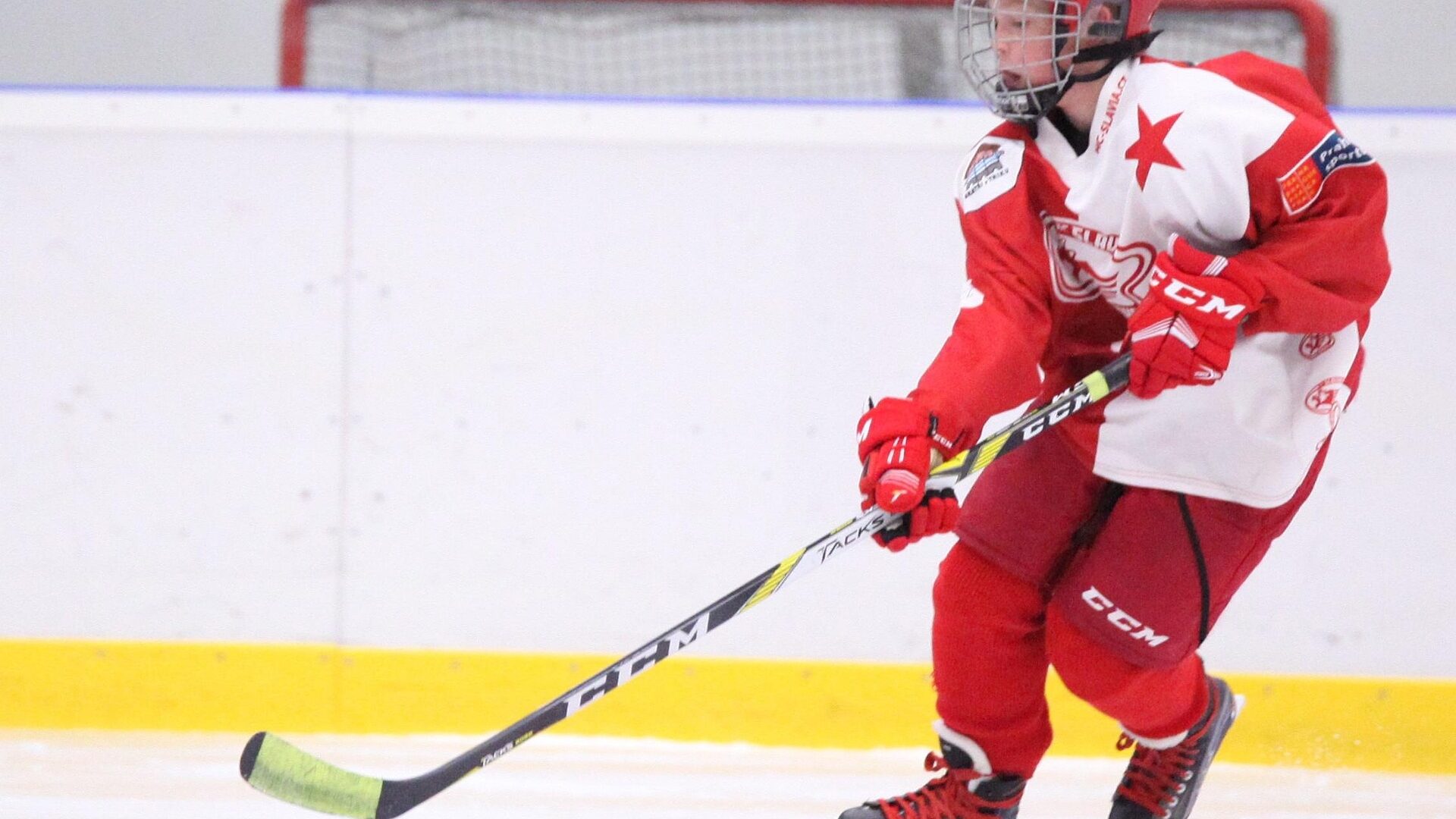 Neue Eishockeyschläger für den Nachwuchs